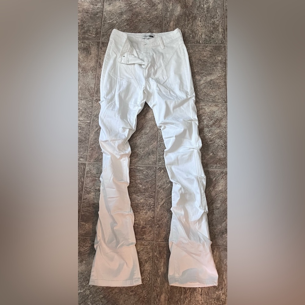 FASHION NOVA. White Stacked Jeans Size 7